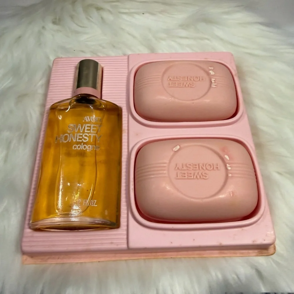 Avon Sweet Honesty Gift Set Box with Red Text VINTAGE - Picture 4 of 6